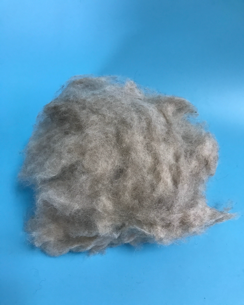 Light gray comb wool