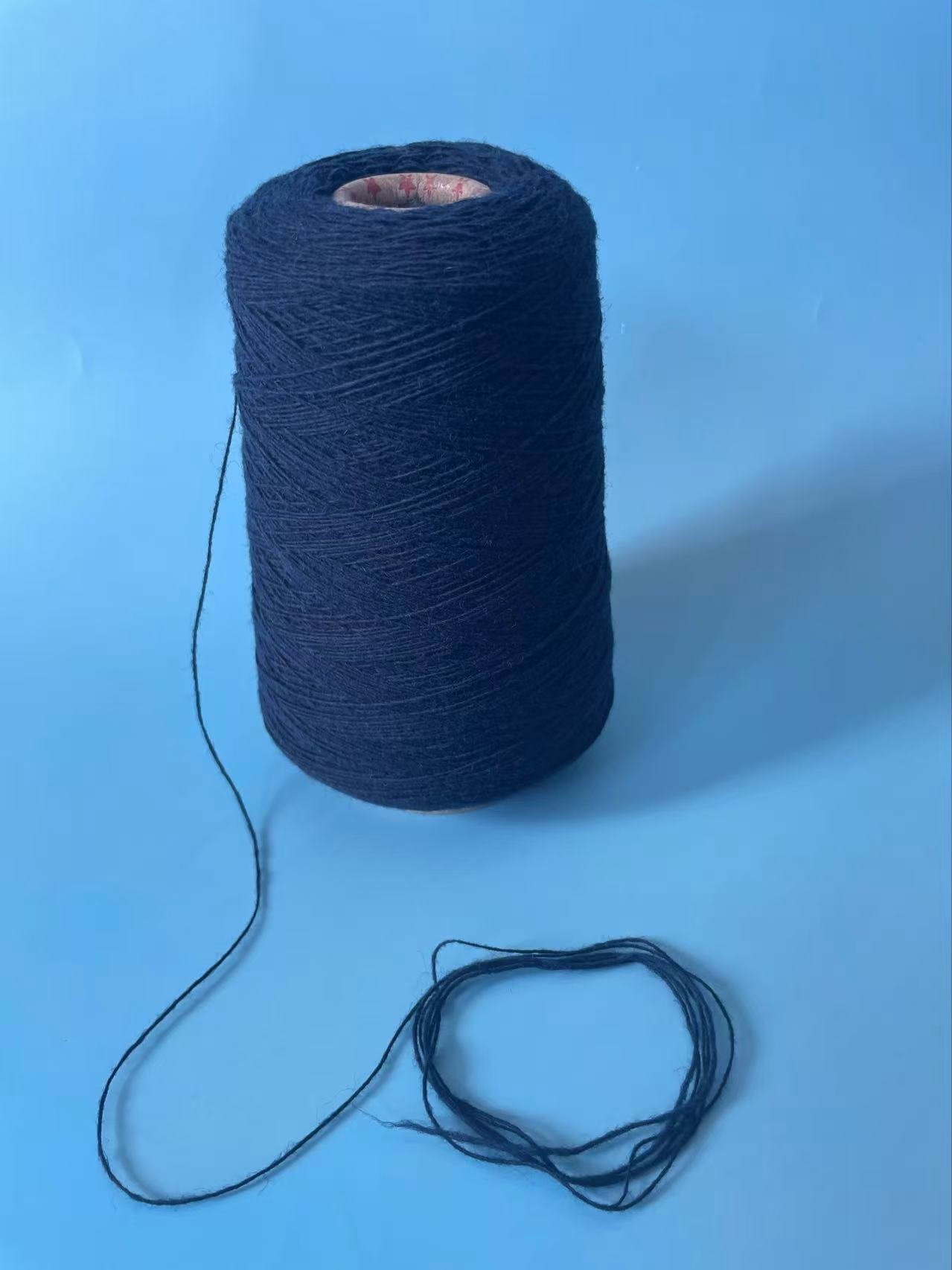 100% wool yarn - Image 4